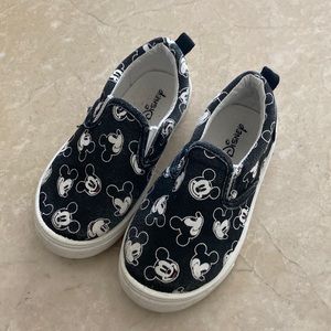 Black and white Disney slip on sneaker